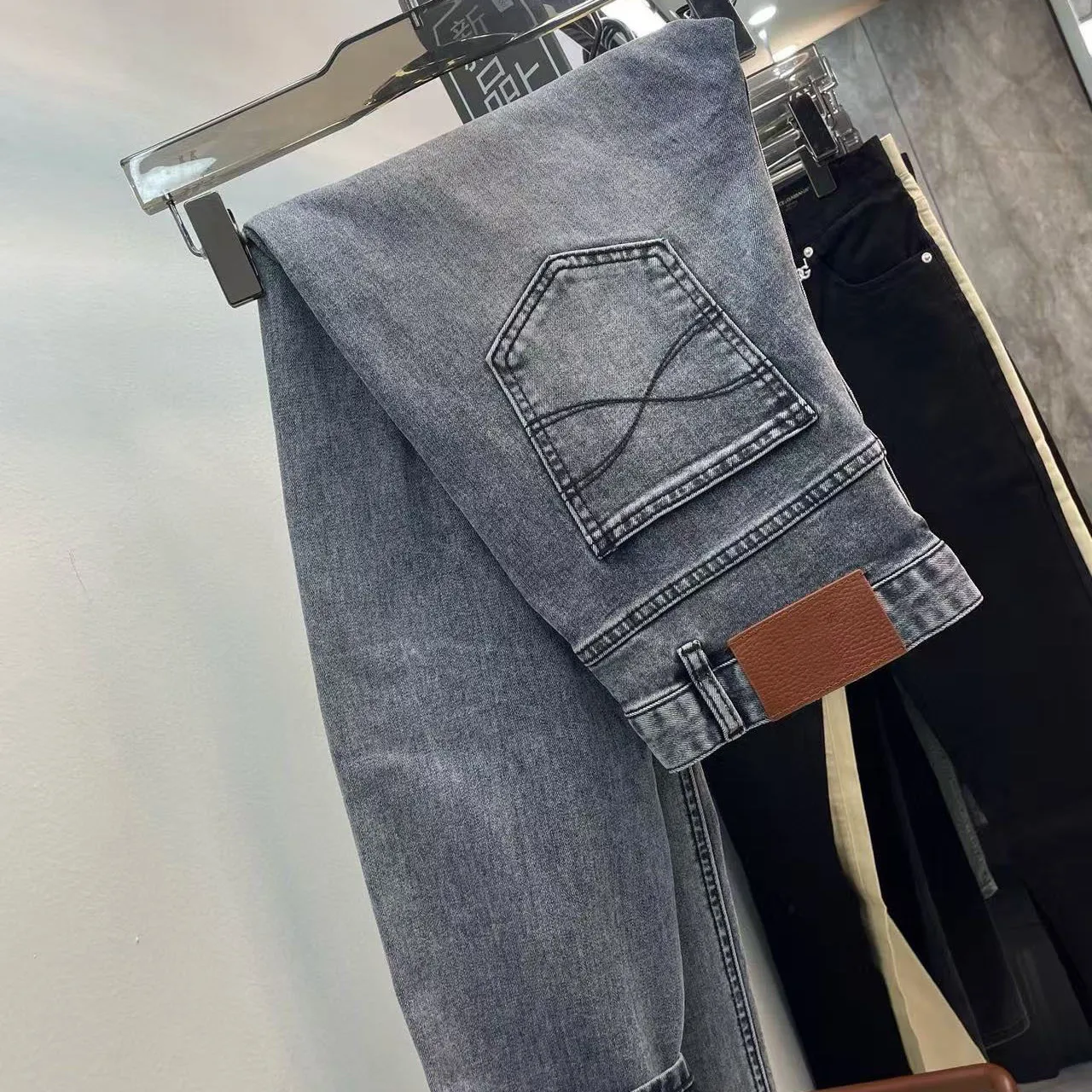 

Итальянские мужские джинсы BC в старом денежном стиле