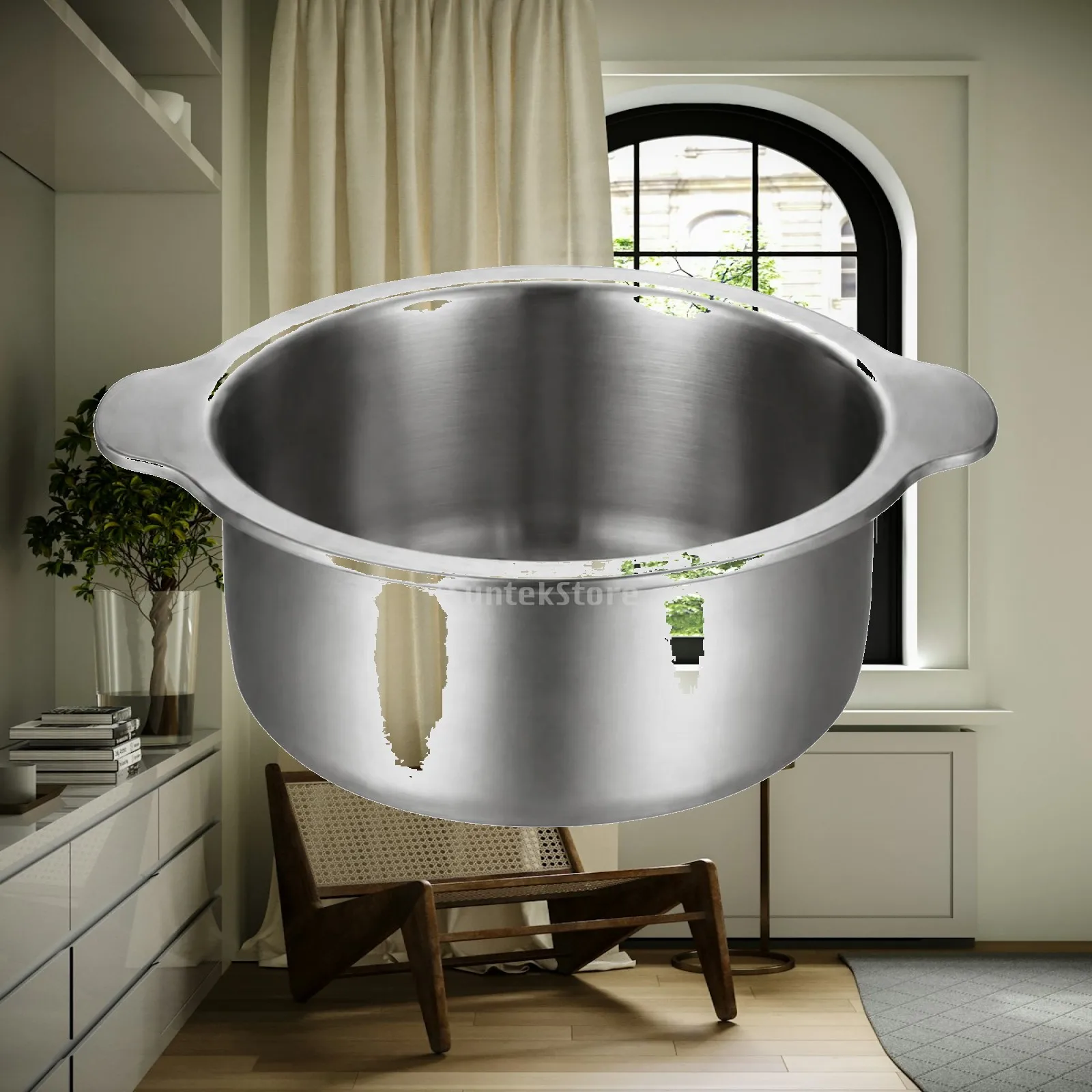 Sturdy Commercial Broth Cooker Stainless Steel Stock Pot with Smooth Interior for Restaurant Kitchen and Family Meals