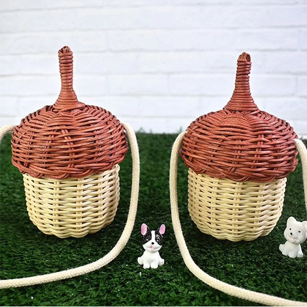 Hand Made Woven Pinecone Crossbody Handbag Vintage Mini Rattan Shoulder Bag Pinecone Rattan Bag Home Decor
