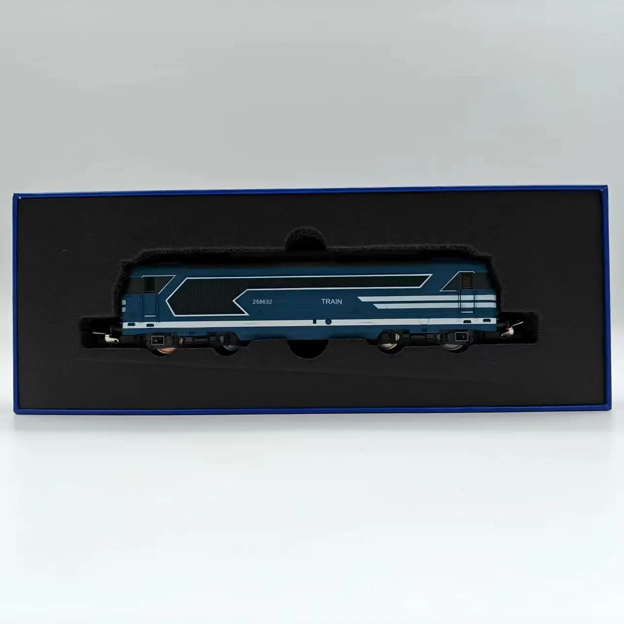 Diecast escala 1:87 hanfei genuíno ho russo m62 motor diesel pista de energia com farol mesa areia liga trem modelo