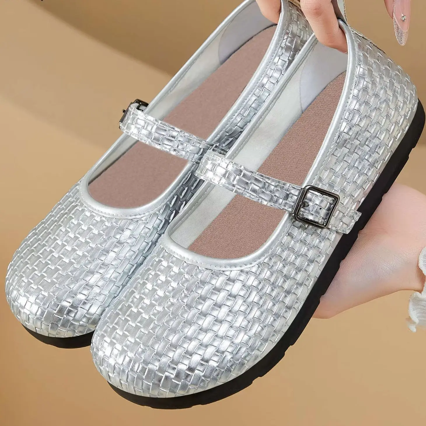 2026 Frühling Neuheit: Koreanische bequeme silberne Mesh-Mary-Jane-Schuhe mit einem Knopf für Damen