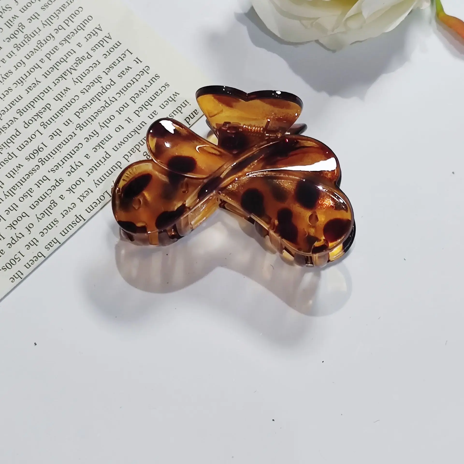 Vintage Transparent Hair Clip Claw Elegant Leopard Geometry Butterfly Flower Bow Ponytail Clips Haipin Accessories For Women