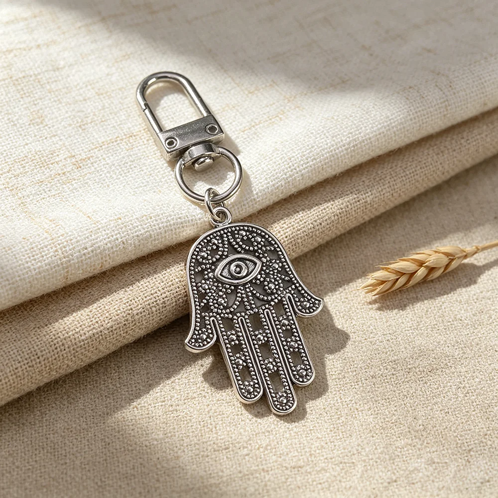 Vintage Hamsa-Hand Schlüsselanhänger mit Bösem Auge, Versilberter Fatima-Hand-Anhänger für Tasche & Auto, Glücksbringer Geschenk – Detail 2