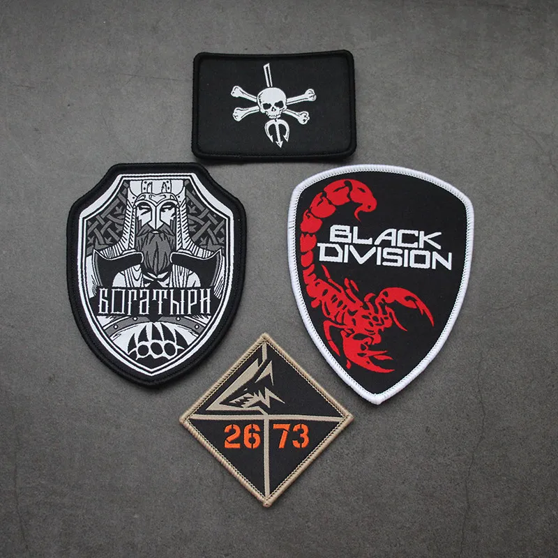 Escape from Tarkov Gestickter Aufnäher Knight MMAC Black Division Bogatyrs Taktisches Armband für Kleidung, Rucksack, DIY-Dekoration
