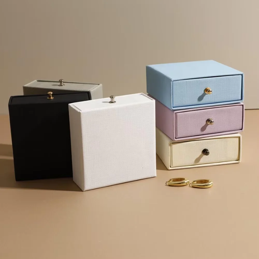 9x9x3.5cm Fashion Paper Drawer Jewelry Box with Brass Rivet Rings Studs Bracelet Necklace Earrings Stud Gift Lovely Packaging