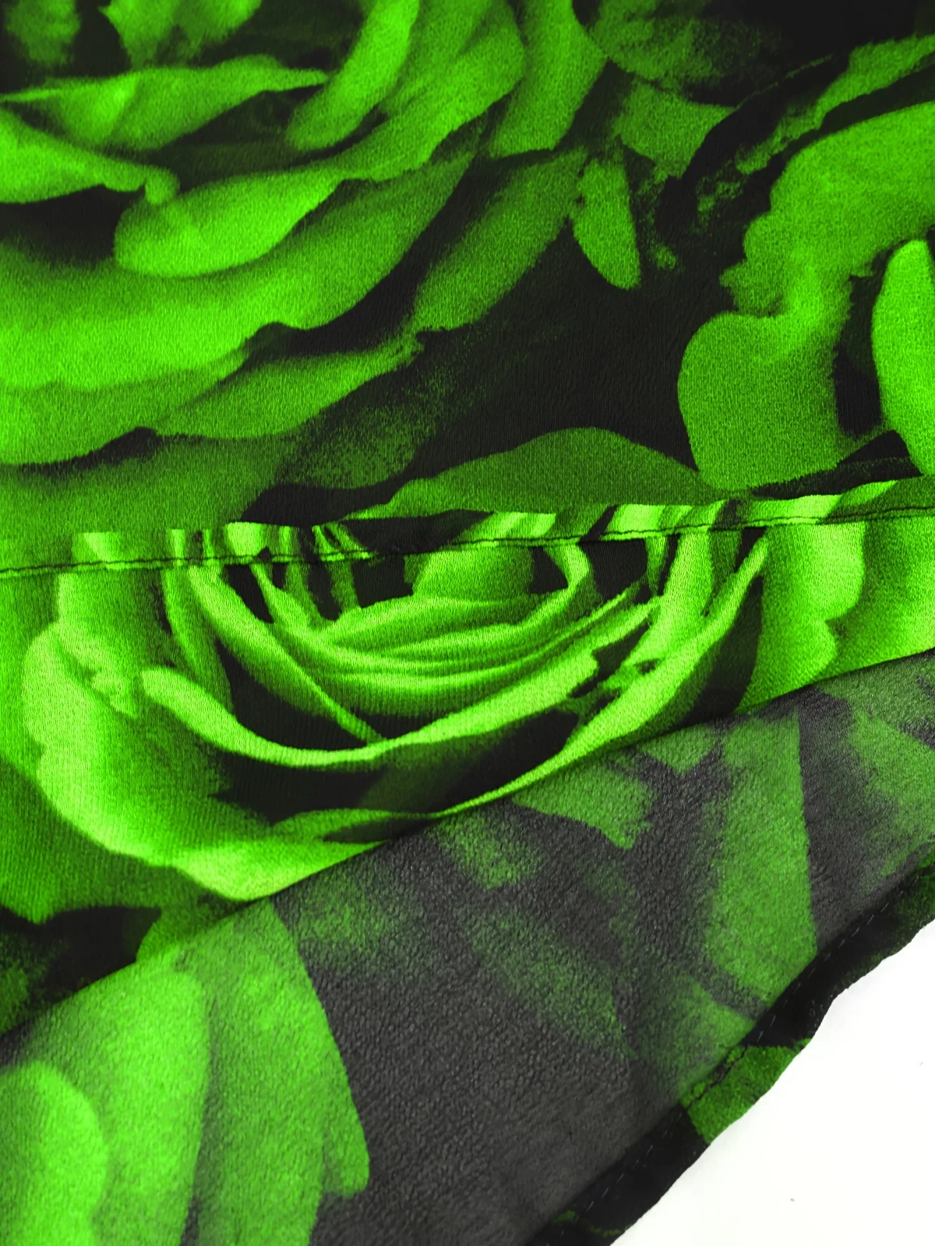 Beliebte europäische und amerikanische Frühlings- und Herbstmode für große Größen mit Rosenmuster, Kordelzug und unregelmäßigen Fledermausärmeln. – Detail 18
