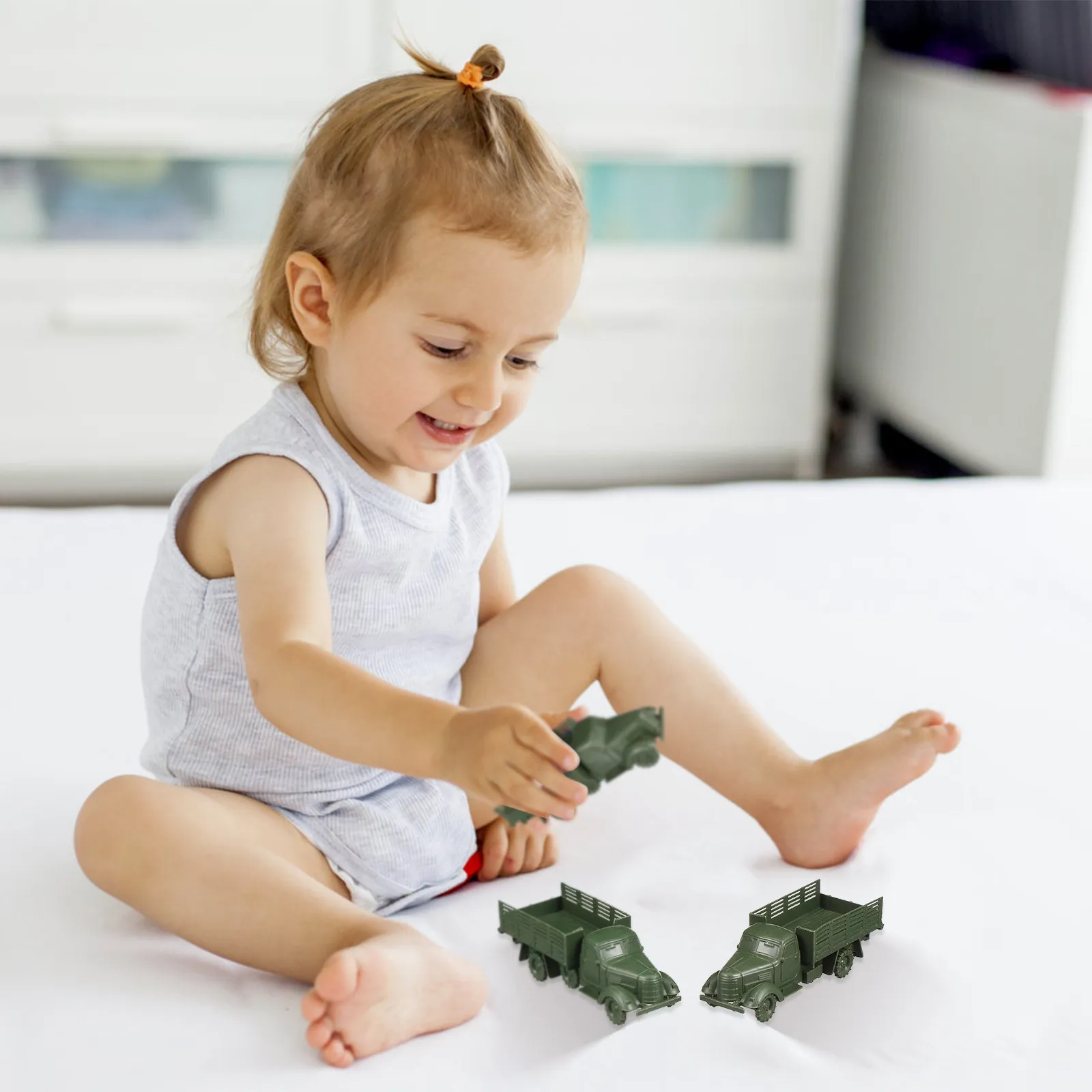 

12Pcs Military Truck Simulation Moderate Size Kids Playthings Sand Table Decorative Children Supply Truck Toy