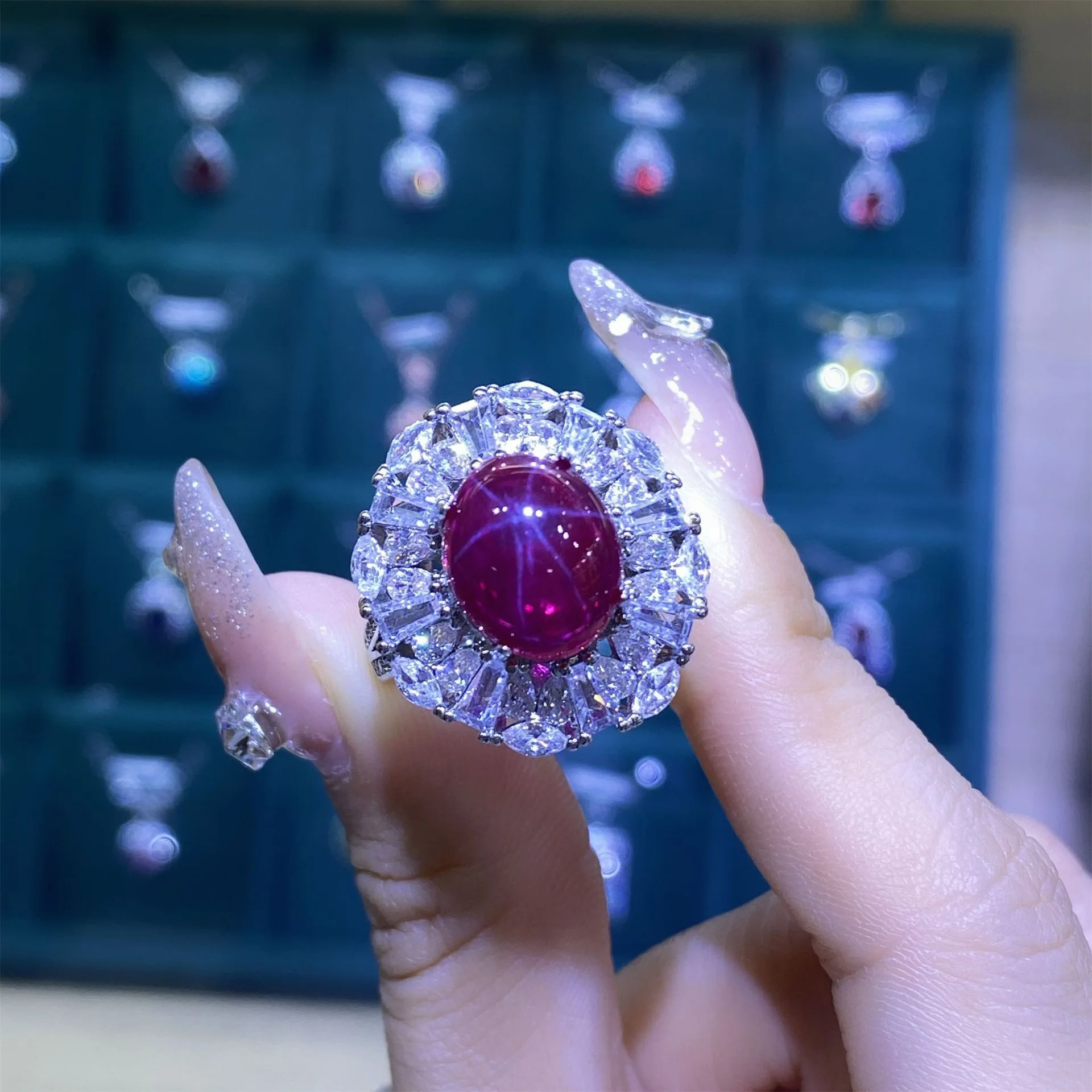 ZY lampu bintang merah merpati bentuk telur 8x10 simulasi merpati darah merah berlian penuh cincin terbuka dapat disesuaikan untuk wanita