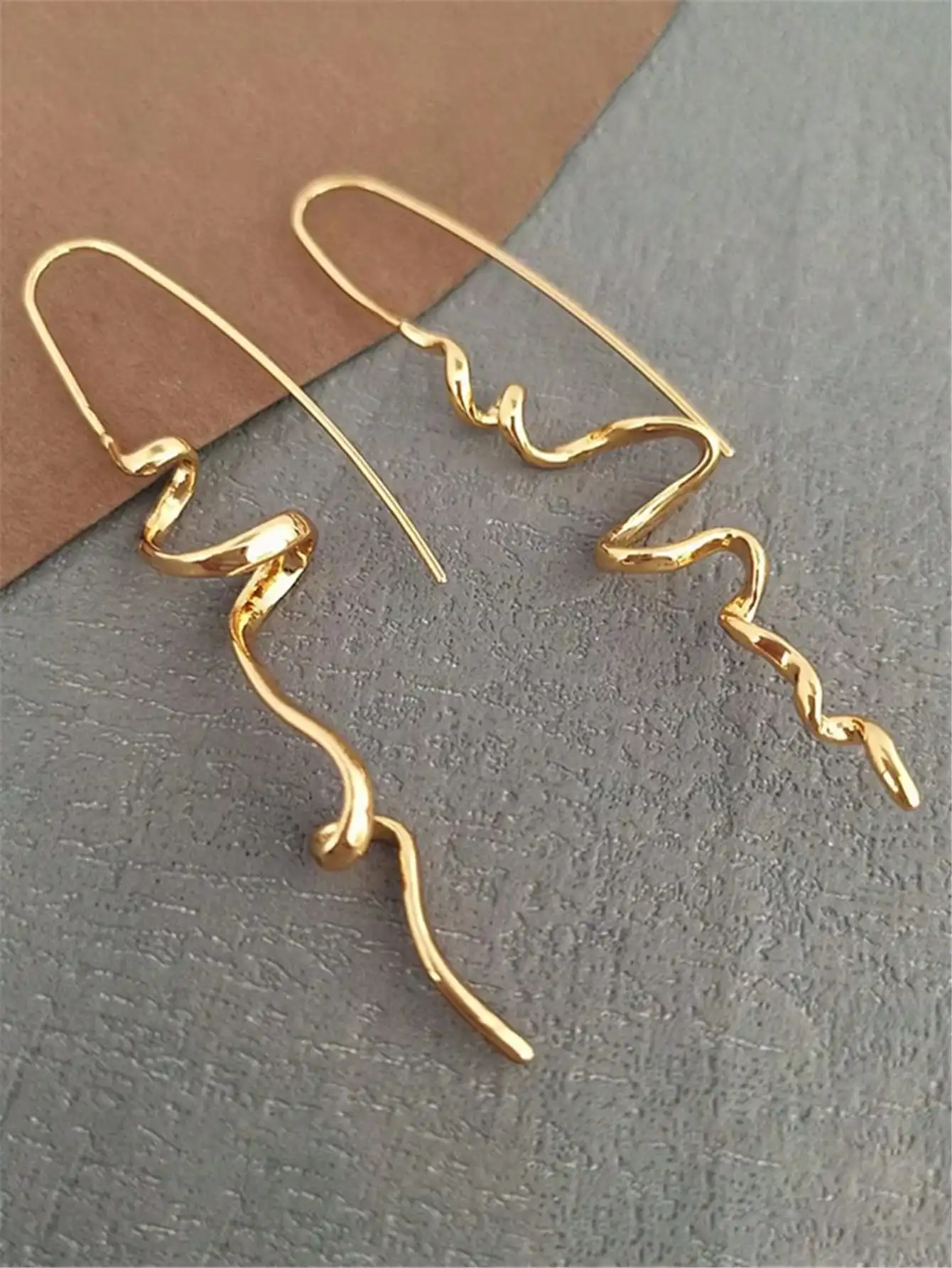 

Gold Abstract Wavy Drop Earrings for Women, Chic Minimalist Design, Lightweight & Elegant