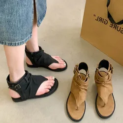 Retro Clip Toe Roman Sandały Damskie Letnie Buty 2024 Nowe Designerskie Kobiety Płaskie Moda Wysokie Sandały Uliczne Zimne Buty