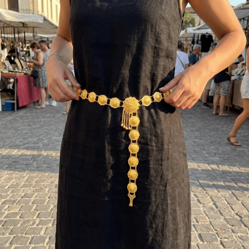 Vintage Water-Sprinkling Festival Waist Chain Golden Alloy Tassel Belly Chains Metal Flower Carved Pattern Hollow Out Belt