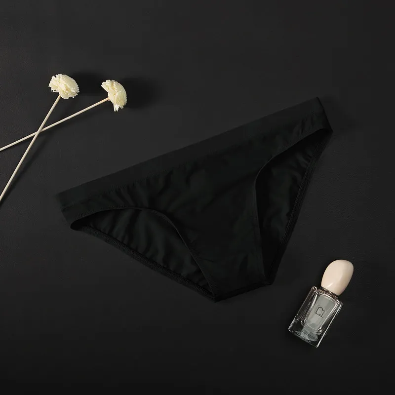 Calzoncillos para hombre, ropa interior para playa, verano, tangas lisas sexis y elegantes, bañadores ajustados a la moda, Bikini suave con bulto