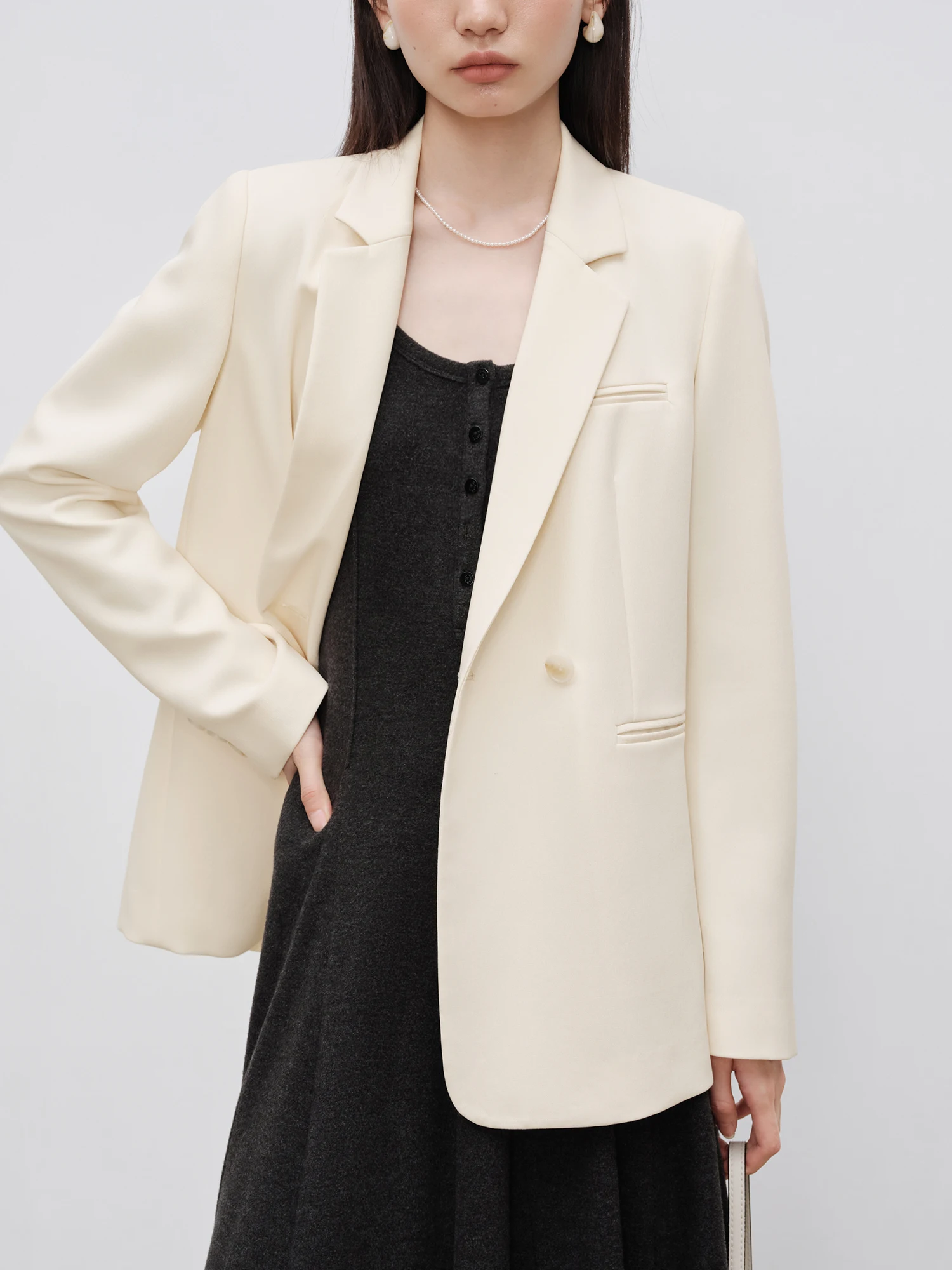 ZIQIAO Versatile Casual Blazer Jacket For Women 2024 Autumn New Commuting Elegant Solid Blazer Female Coat 24ZQ93051