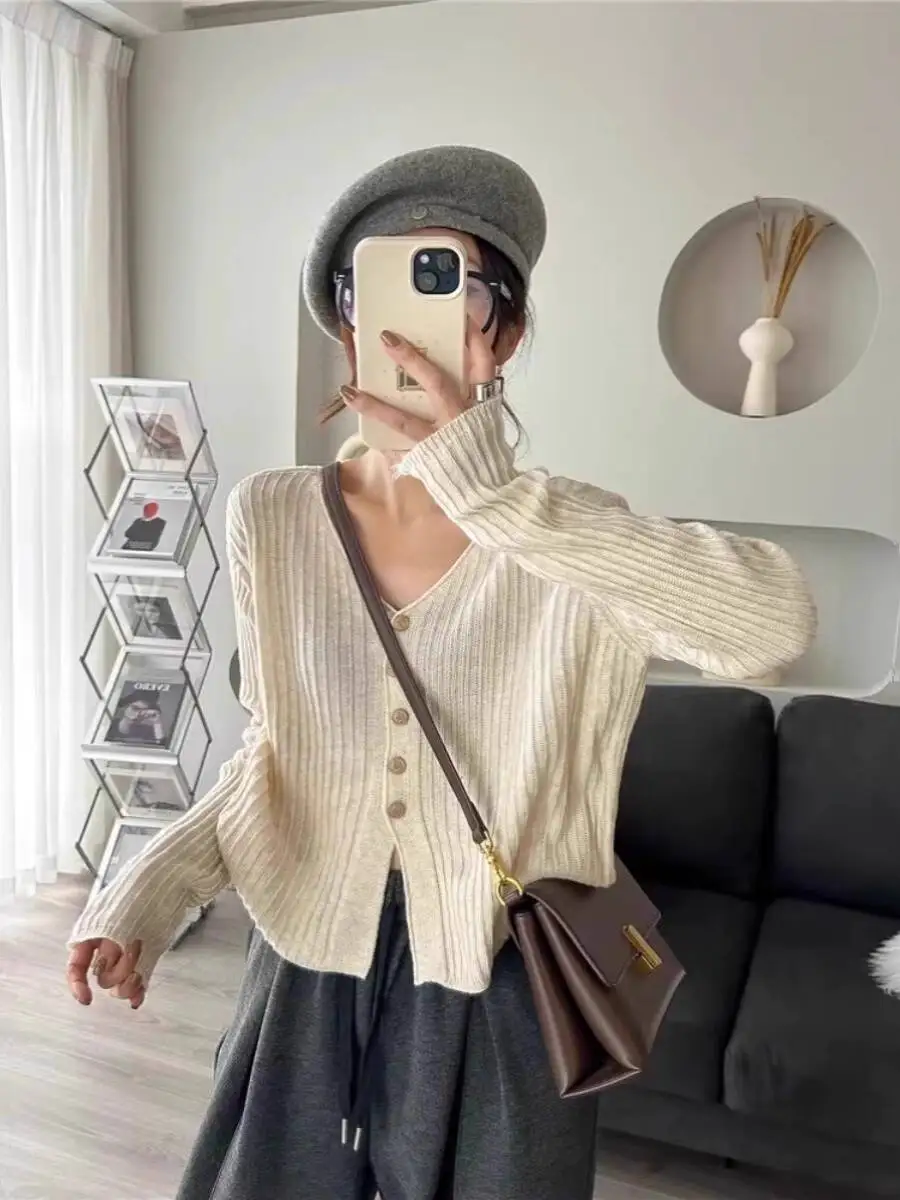 

Women's Cardigan Sweater 2025 Autumn New Thin V Neck Long Sleeve Knit Cardigan Loose Slim Fit Short Outerwear Top