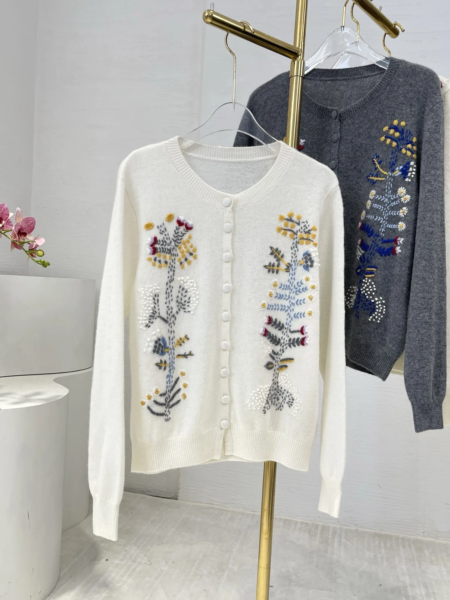 

2026 High Quality Grey Color Embroidery Long Sleeve Knit Women White Cardigan Tops