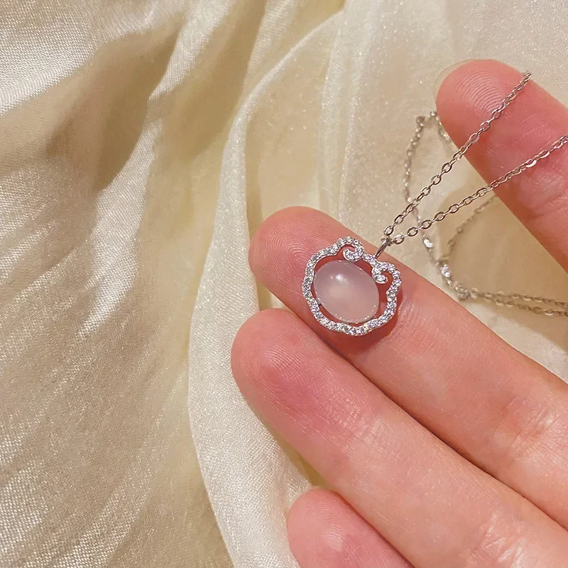New Chinese Style Sterling Silver White Agate Auspicious Clouds Hollowed Longevity Lock for Women Collarbone Chain Jewelry Gifts