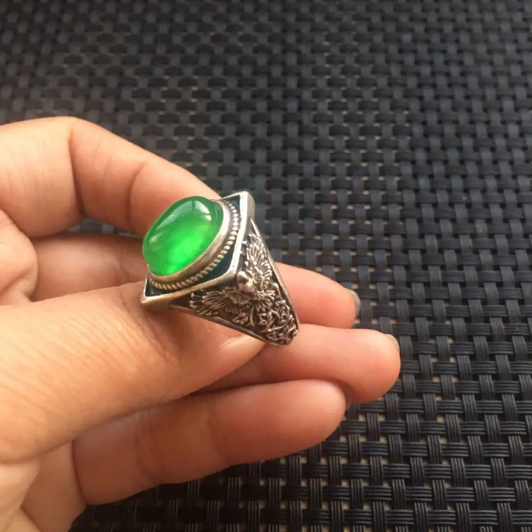 China Tibetan silver ring Miao silver inlaid green jade exquisite ring gift