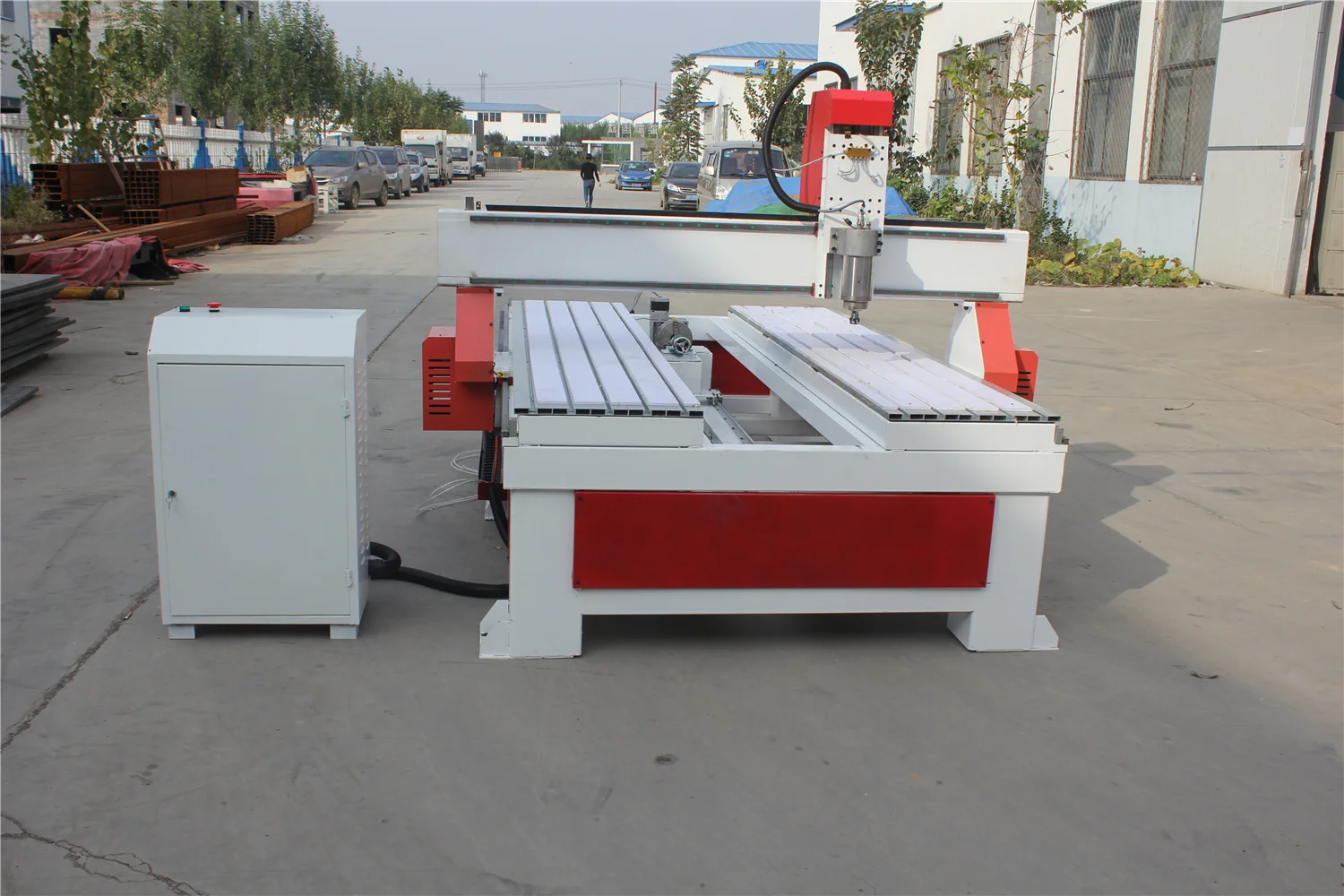 

Songli 1325 5.5kw CNC cutting machine with built-in rotary shaft 3d 3d automatic woodworking engraving machine