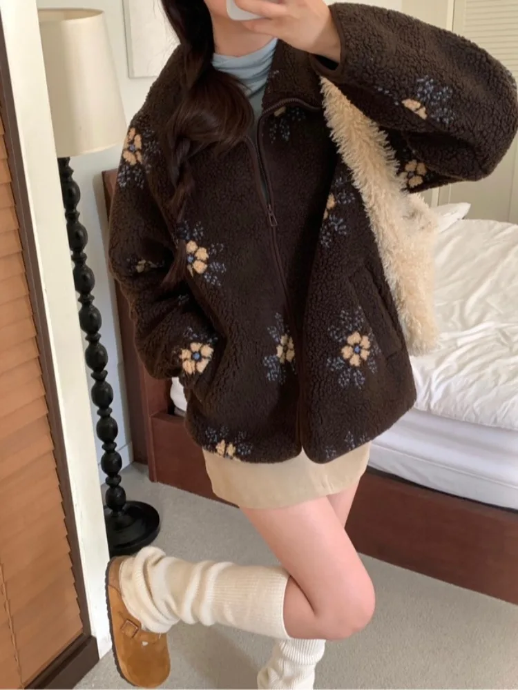 Pelliccia di agnello Jaet da donna sciolto caldo ricamo floreale delicato colore Agel Blo inverno nuovo cappotto in cotone versatile Sle