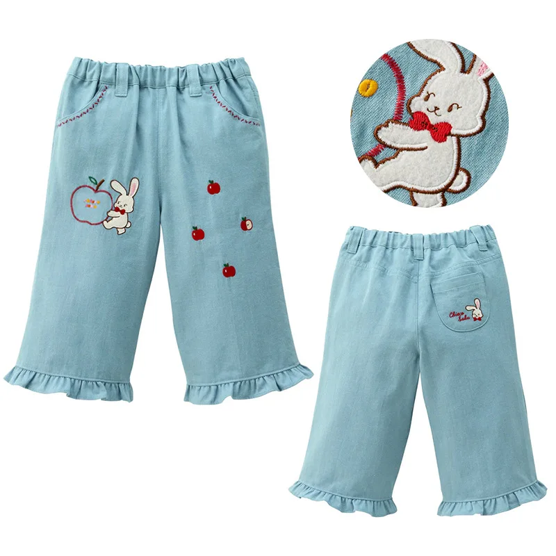 

Детские джинсы для девочек 2026 года с широкими штанинами, вышивкой кролика и яблока, с оборками по низу, повседневные джинсовые брюки