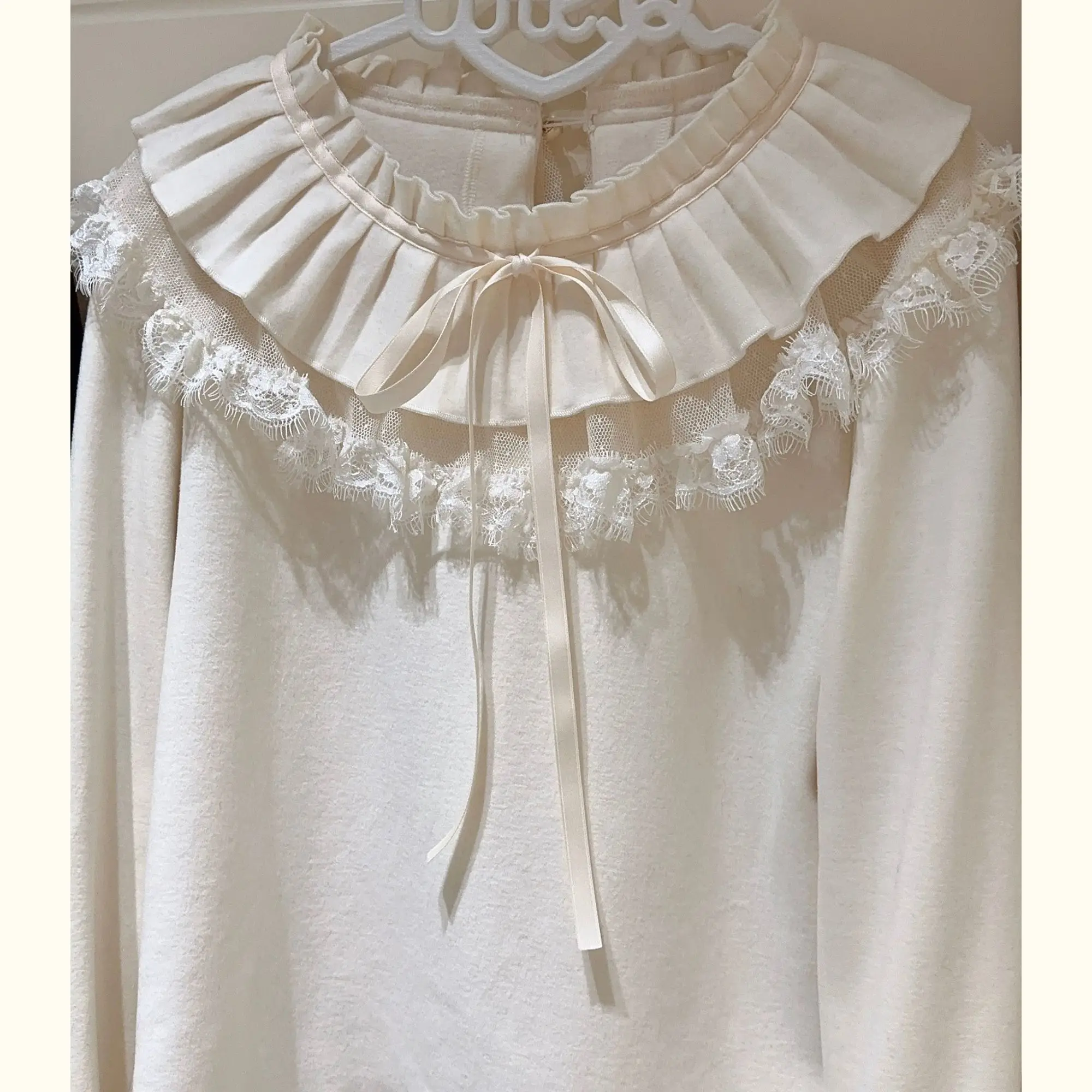 

SOIOMES Autumn Lolita Round Neck Undershirt Lace Trim Long Sleeve Casual Shirt