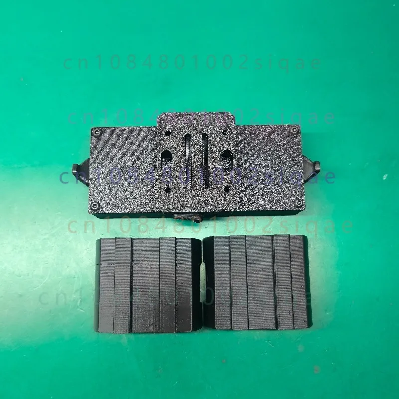 FPV-crossing machine, airdrop, dual-way thrower, drop-resistant version can be used as a crossing machine foot pad
