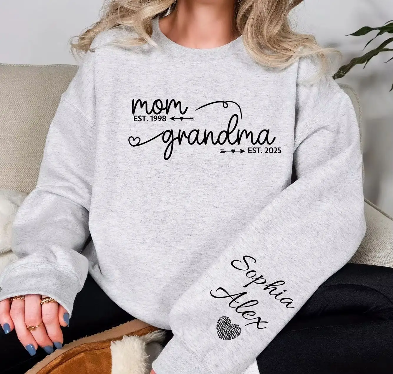 Custom Mom Grandma Est Year Sweatshirt Design Text Number Sweatshirt Women Long Sleeve Comfortable Sweater for Mother Day Gift