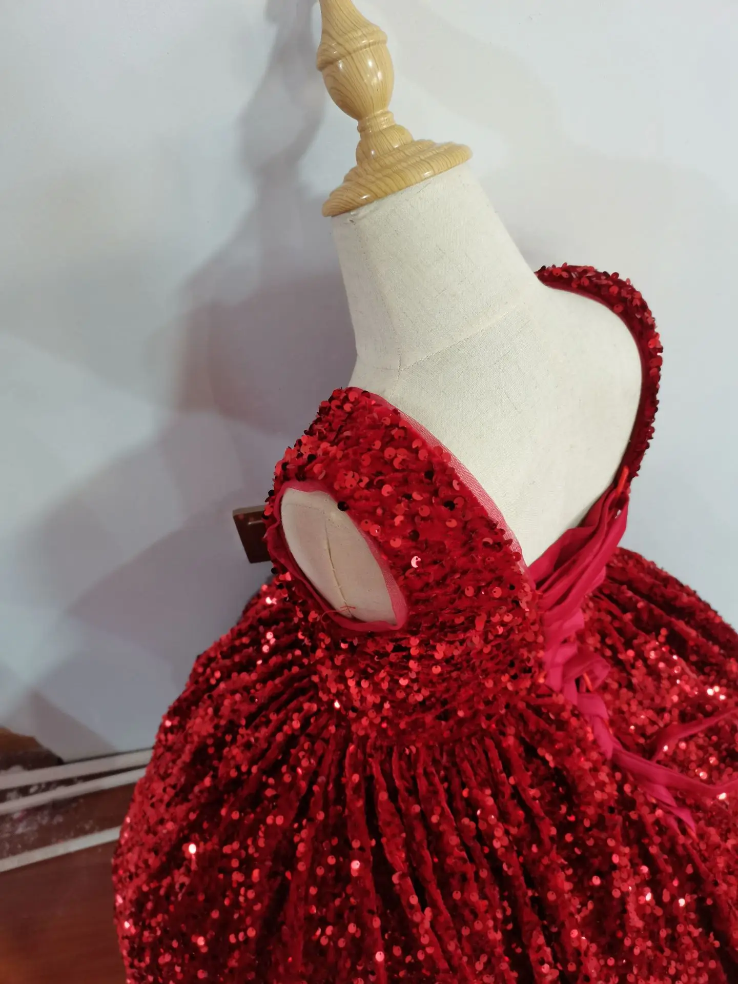 Hot Selling Luxury Ankle Length Wine Red Sequined Kids Party Princess Ball Gown Flower Girls Long Tail Evening Dress