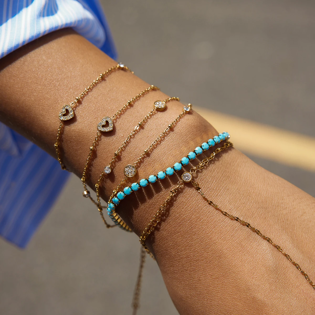 

AIKOER Minimalist Classic 18K Gold Color Plated Blue Turquoise Chain Bracelet Fashion Waterproof Stainless Steel Women Jewelry