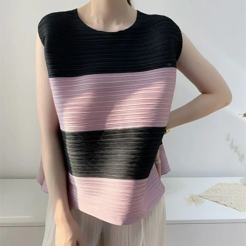 2023 Miyake Pleated Summer Women Tshirt New Fashion Versatile O-neck Sleeveless Stripes Color fold Blocking Cover Top