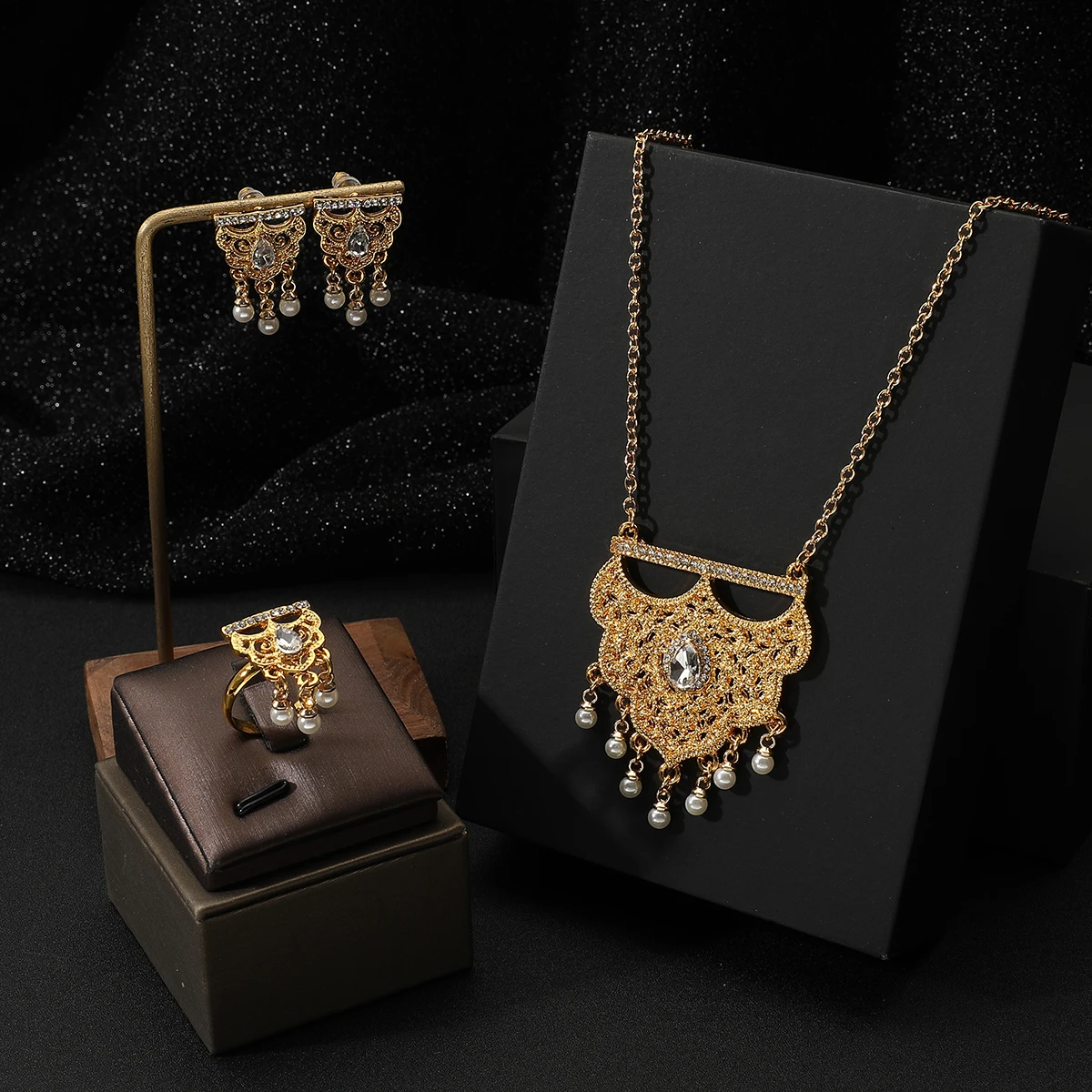 Fashion Arabic Women Jewelry Sets Hollow zircon stainless steel gold Necklace necklace earrings ring for Women\'s holiday gifts