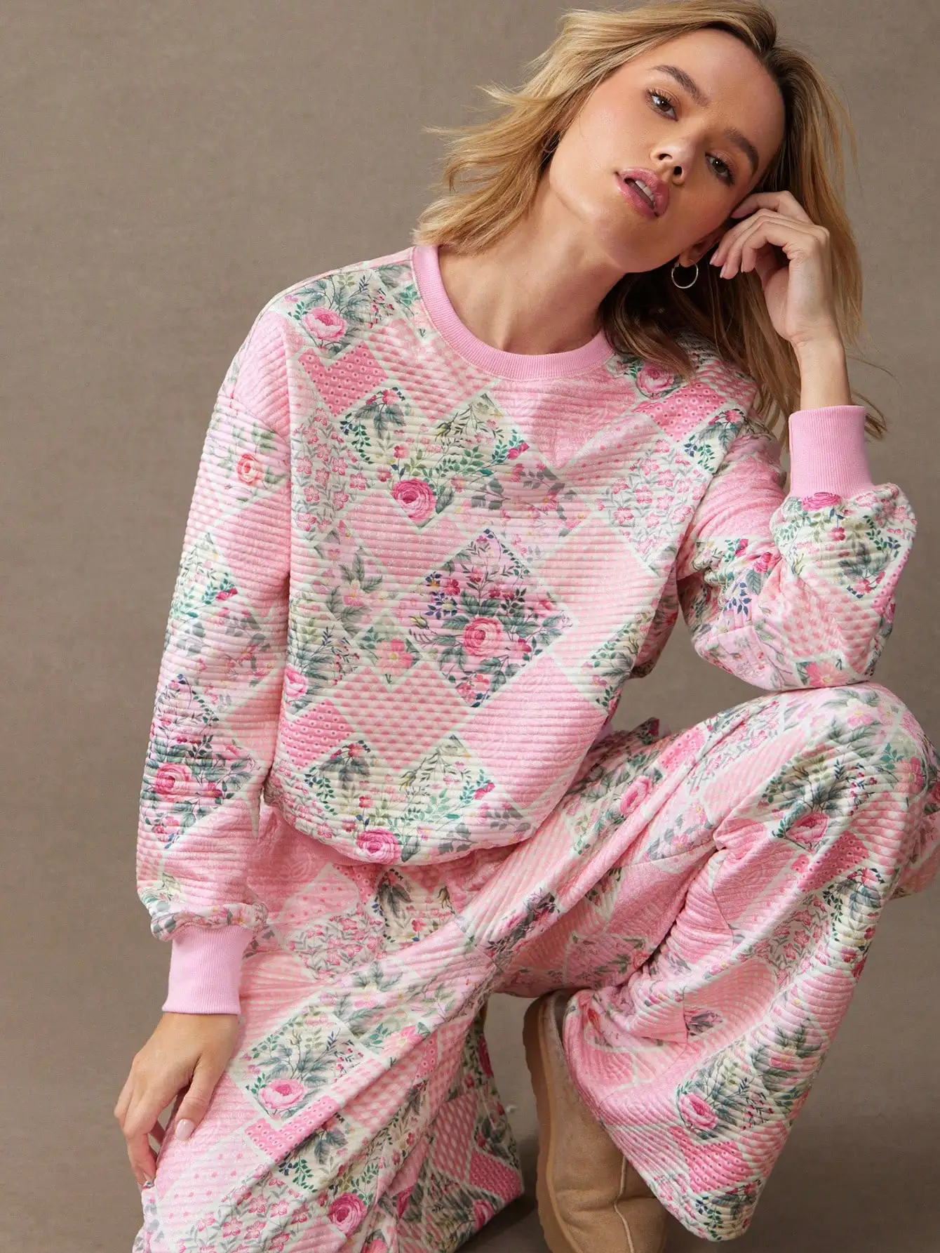 

Розовый стеганый свитшот оверсайз с цветочным узором, повседневный топ в стиле бохо для осени и зимы