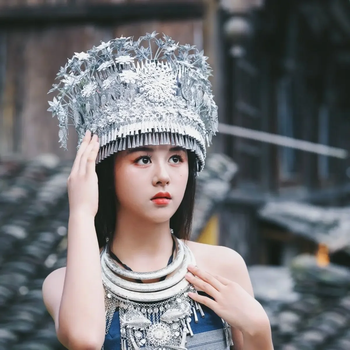 Nuovo copricapo di minoranza etnica Miao gioielli testa puntelli cappello Guangxi lega argento cappello di metallo copricapo di colore argento gioielli testa grande