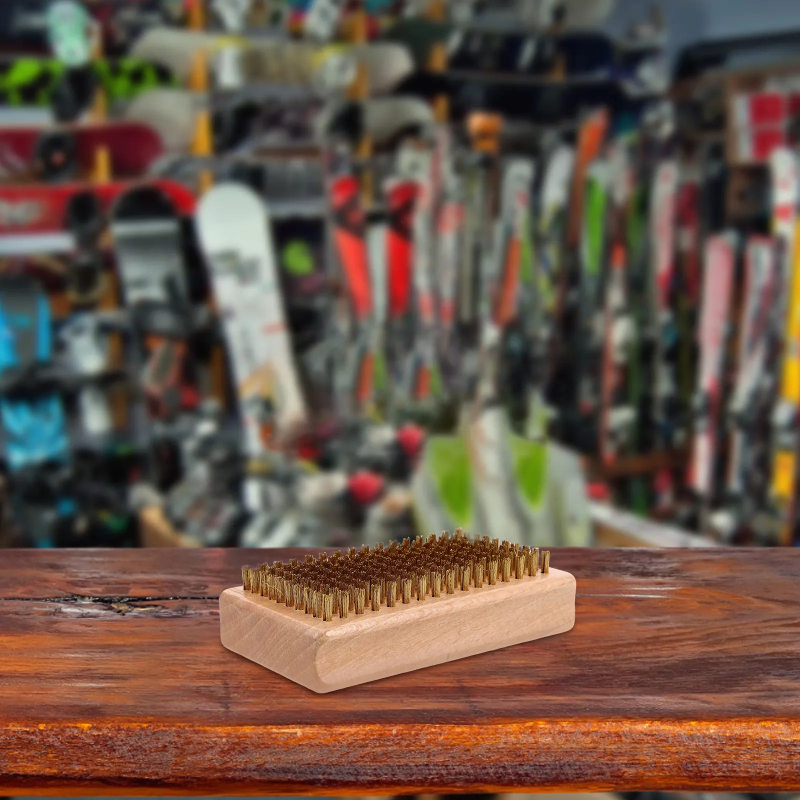 

Щетка для чистки лыжных досок, 1 шт., с медной проволокой и деревянной ручкой, для быстрого удаления грязи, полировки воском, инструмент для ухода, портативный аксессуар для катания на лыжах