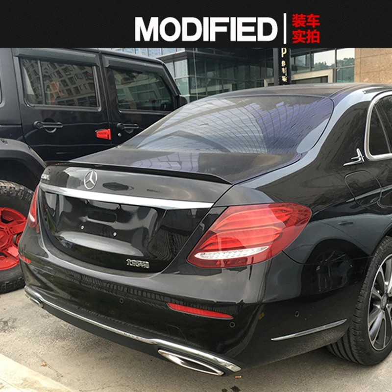 Tylny spojler bagażnika z włókna węglowego klasy E do Mercedes Benz W213 E200 E300 E400 E550 E63 AMG Sedan 4-drzwiowy 2016 2017