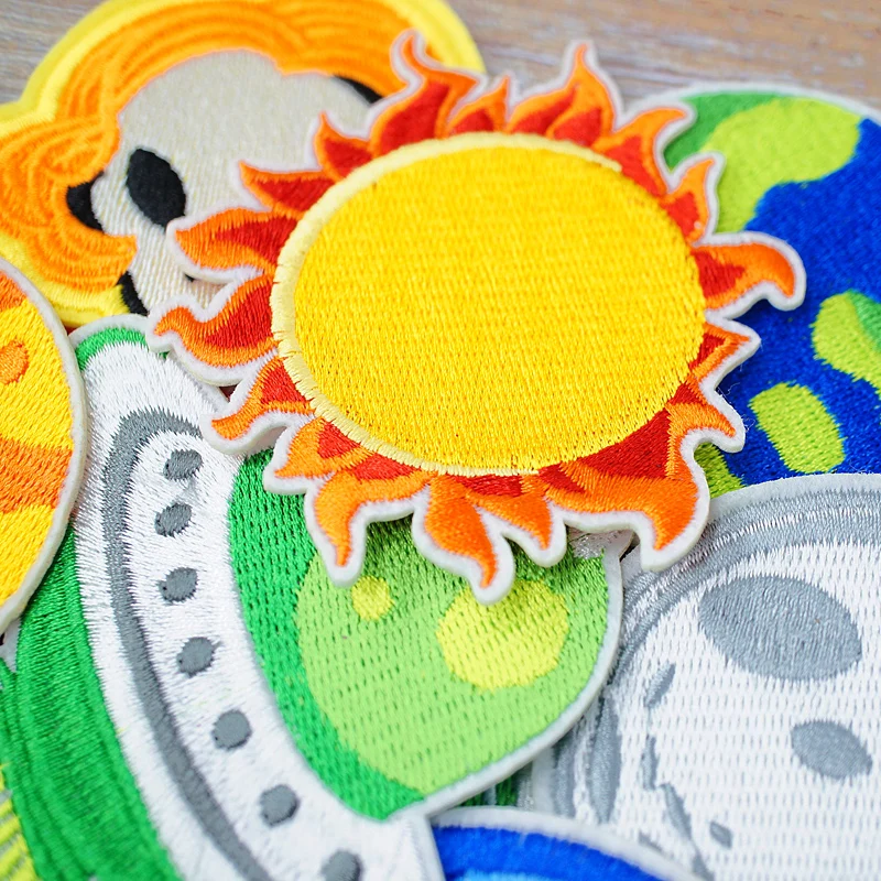 ALIEN UFO Rocket DIY Patches Embroidery For T-Shirt Iron On Appliques Clothes Jeans Stickers Badges Parche Spaceship Star Sun