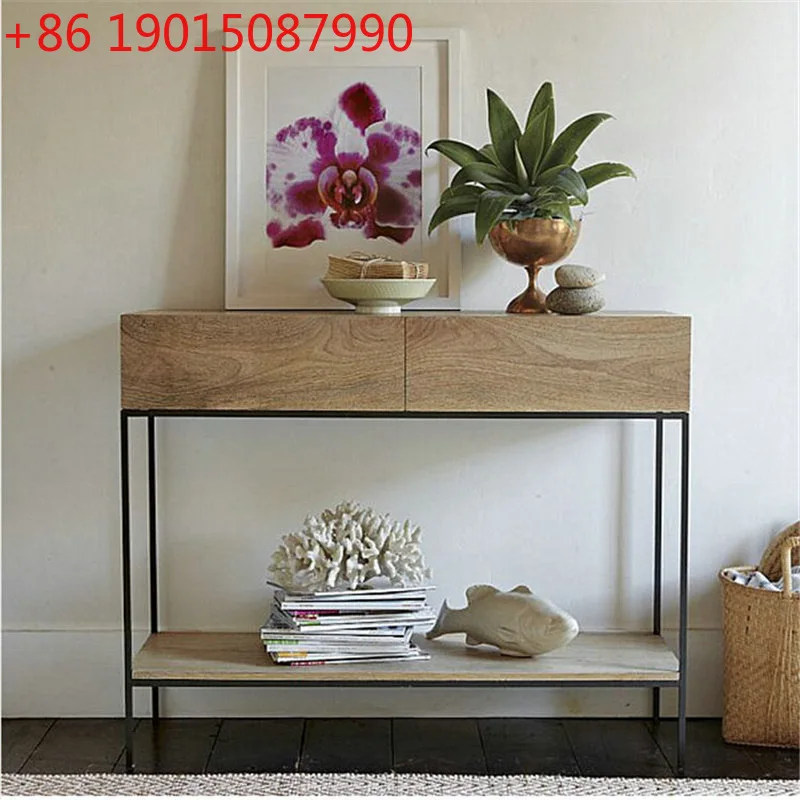 

Входной столик из массива дерева с ящиками. Современный простой коридор. Настольный шкаф. Скандинавский шкаф у стены. Вход в гостиную.