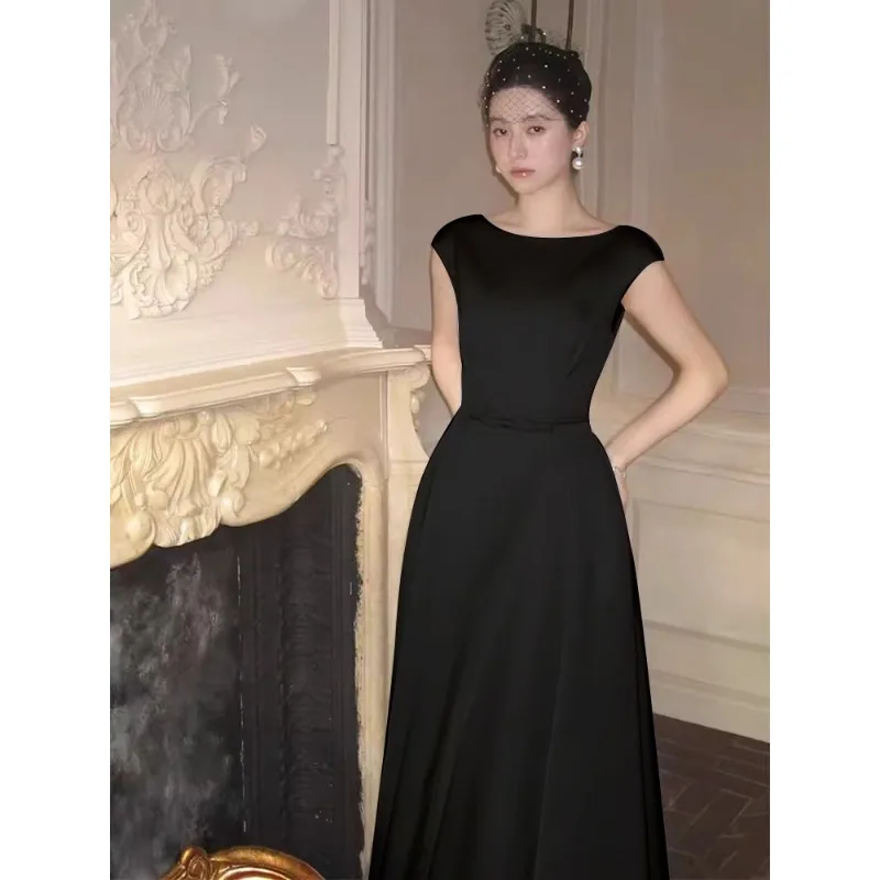 패셔너블한 프렌치 새틴 라이트 웨딩 드레스 2026 신상 심플한 신부 약혼 드레스 우아한 화이트 드레스 고급스러운 느낌