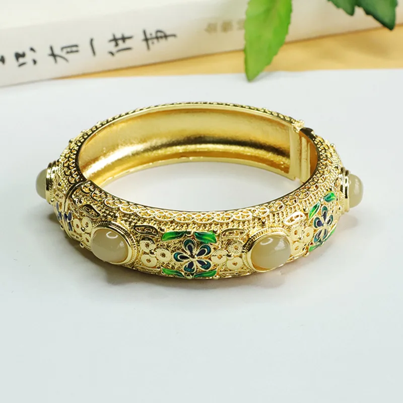 

Natural Hetian jade clear water material pigeon egg bracelet jade bracelet bracelet