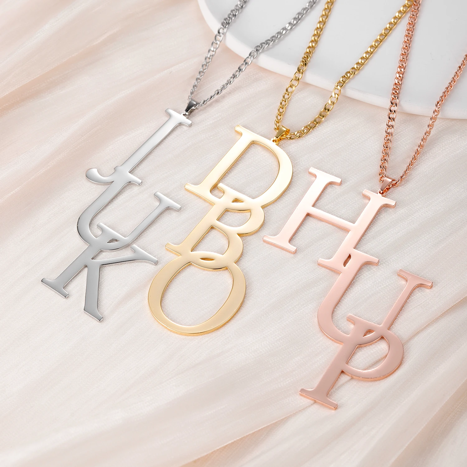 Stainless Steel Custom Connected Large Letters Vertical Necklace Unique Custom18K Gold Plated Accessory Necklace for Boyfriend