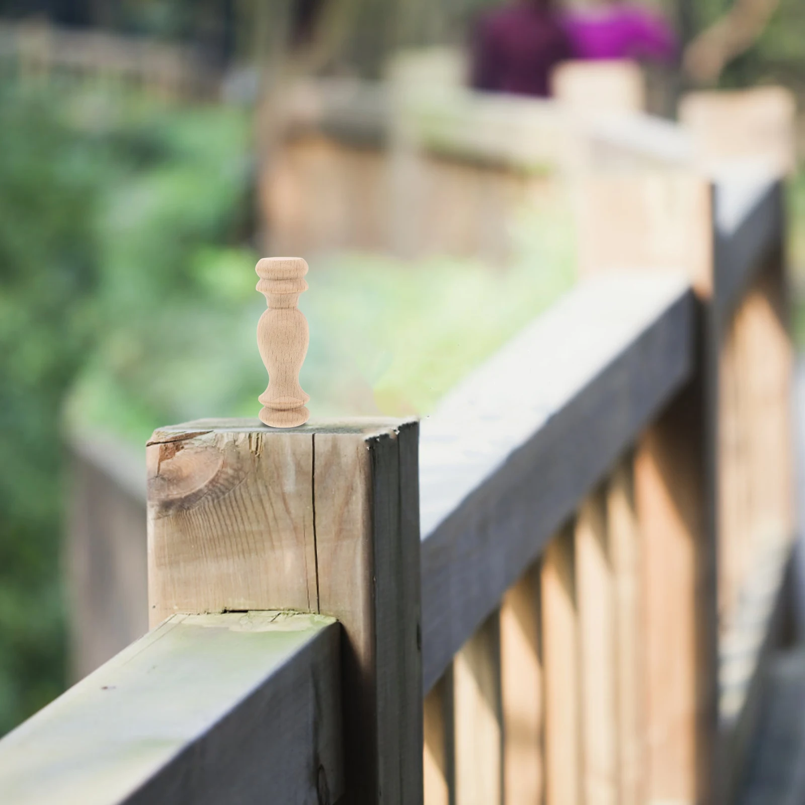 римские стойки из цельного дерева