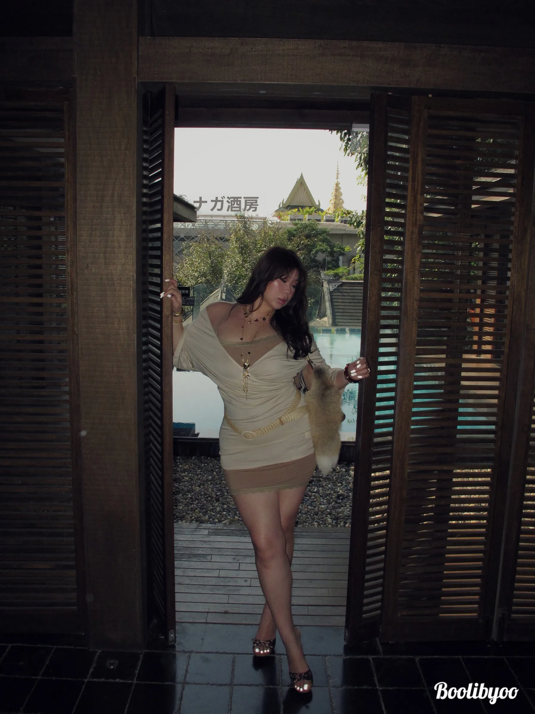 

Комплект Boolibyoo Vintage Pure Desire: юбка-накидка с рукавами «летучая мышь» и утягивающим поясом, для пышных форм, в стиле Hot Girl