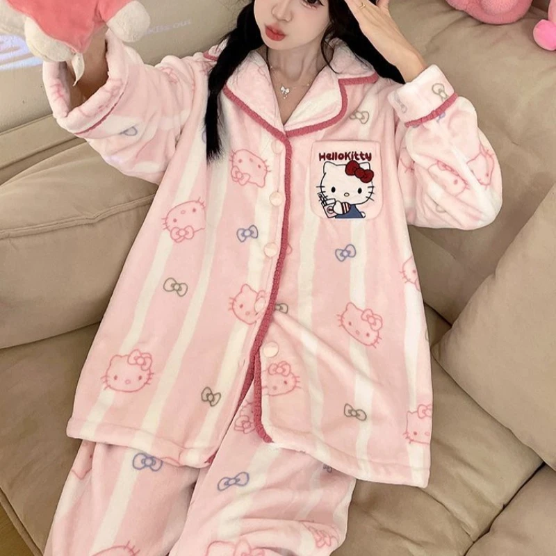 

Модные и простые пижамы Hello Kitty для девочек, зимний утолщенный коралловый бархатный фланелевой утепленный теплый свободный комплект домашней одежды