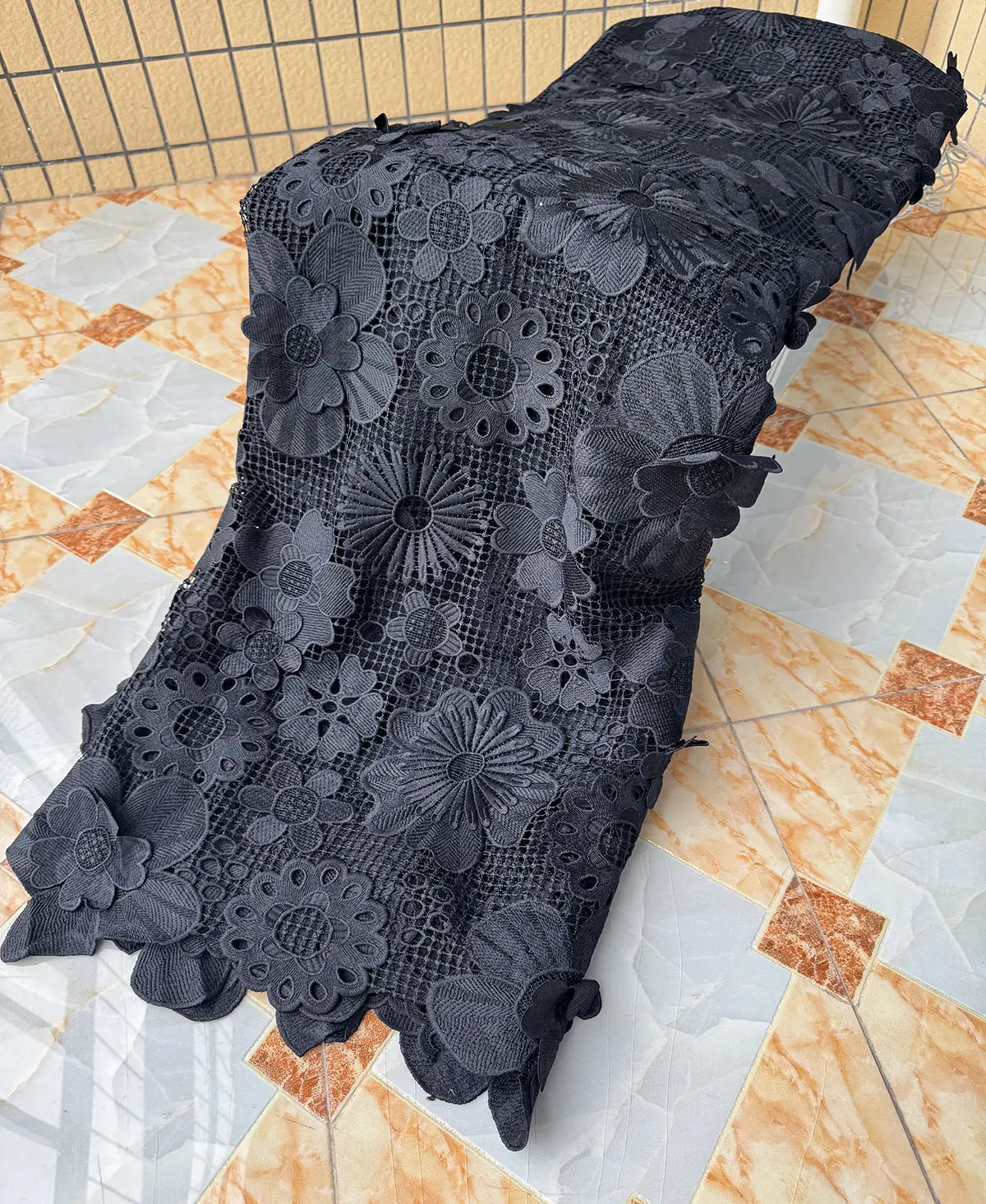 Trendy 3D Guipure Lace Skin Friendly All Emboridered Cord Fabric European Dress African Dubai Fashion Garment Bobtail Dentelle