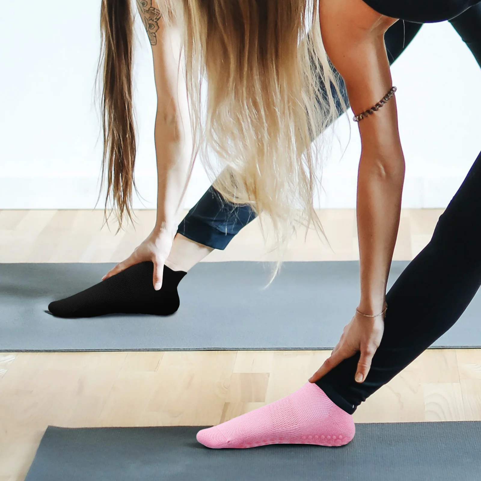 

4Pairs Non-Slip Grip Socks for Yoga Pilates Women Short Ankle Socks Soft Breathable Cotton with Silicone Traction Bottom
