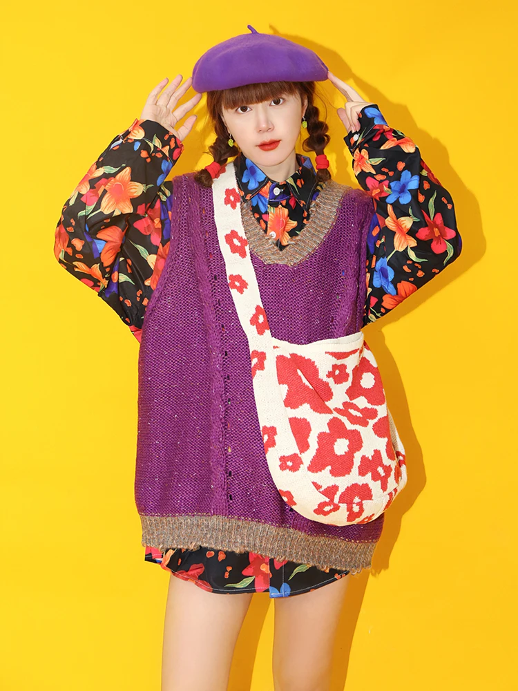 

Original Design Knitted Svel Vest Faionable Torn Sweater Jaet V-Ne No Button Polyester Fiber