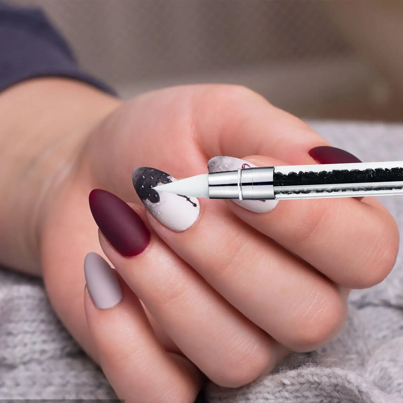 แปรงทำเล็บ 1 ชิ้น อุปกรณ์ทำเล็บ สำหรับงานศิลปะบนเล็บ ปากกาทำเล็บสองหัว ชุดแปรงแต่งเล็บ ปากกาประดับเพชร ปากกาแกะสลักเล็บ แปรงทำเล็บ