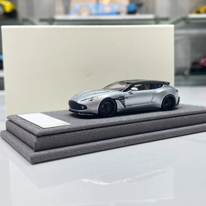 Hunting for AT Aston Martin Zagato 1:64 Resin Car Model Collectible Ornament