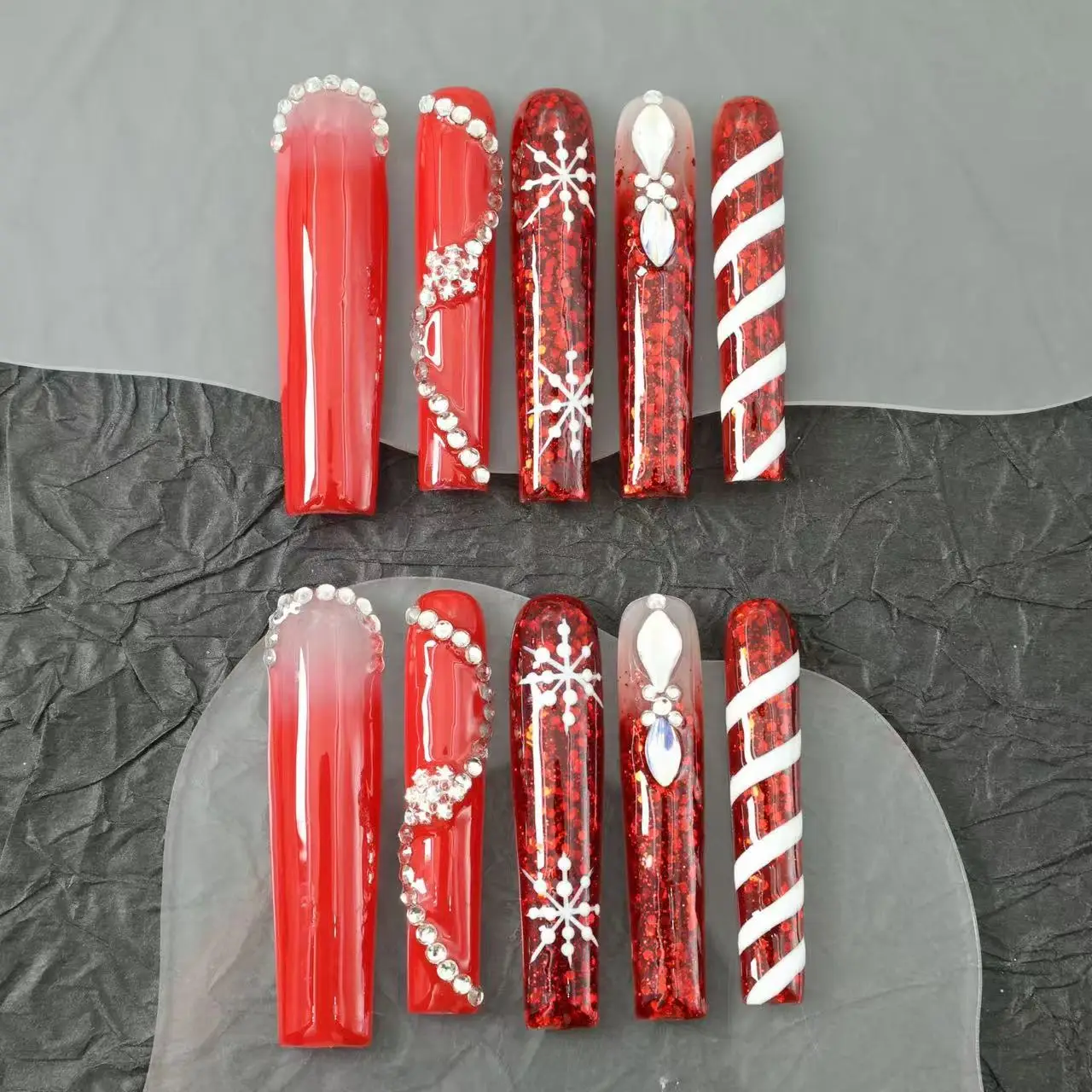 10 قطع من الأظافر المزيفة المصنوعة يدويًا من سلسلة حمراء طويلة فاخرة وخفيفة الوزن، مانيكير مزيف لعيد الميلاد #2