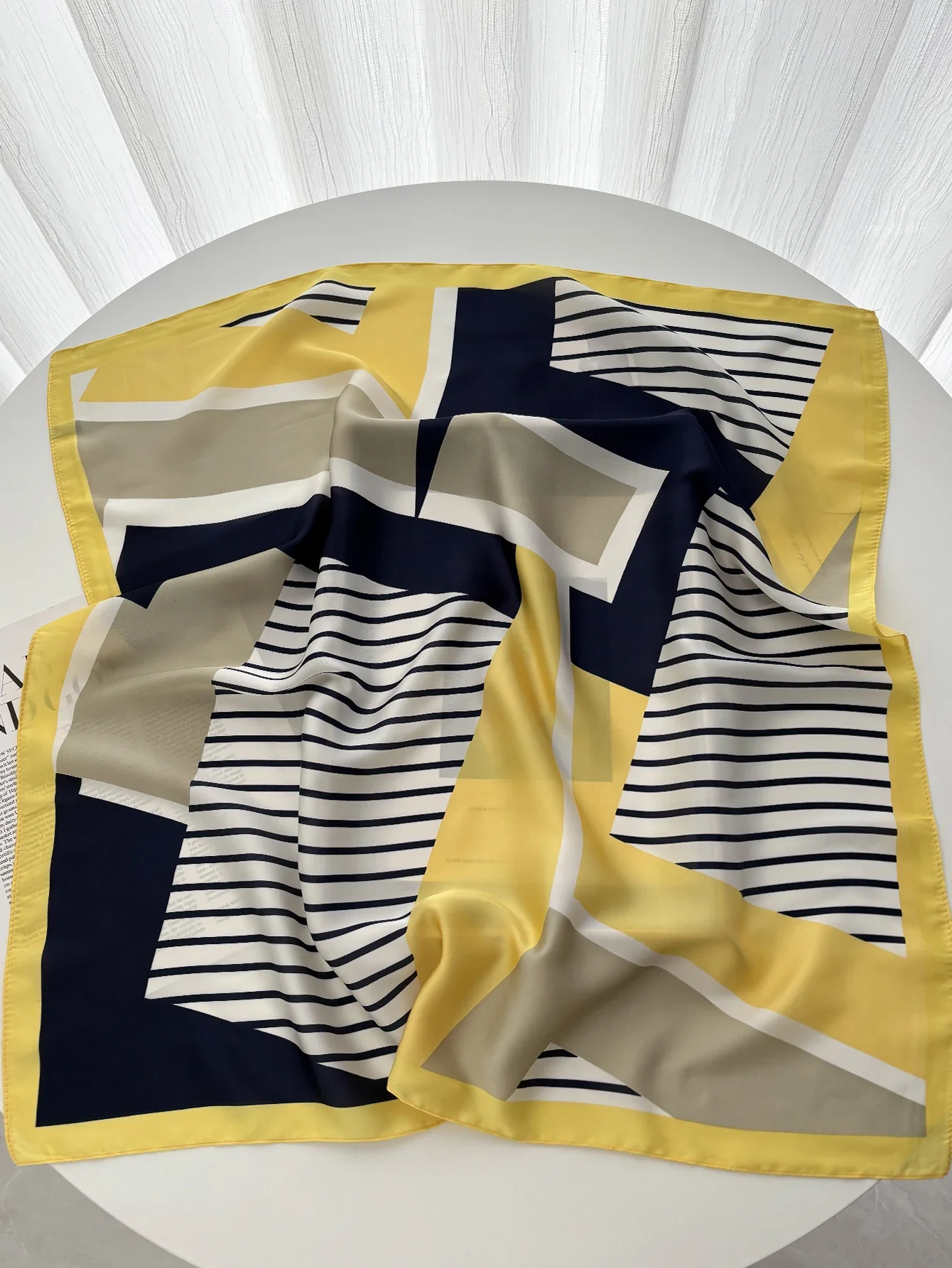 70cm 여성용 소프트 새틴 스퀘어 스카프 꽃 프린트 랩 풀라 드 손수건 두건 넥 헤어 스키니 타이 스카프 Shawls